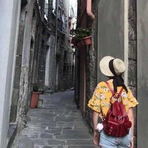 Meet your Posher, Posh